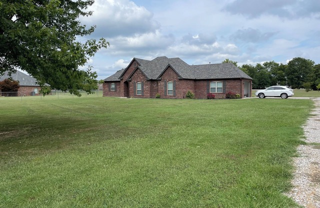 Charming 3-bedroom country oasis on 3 acres!