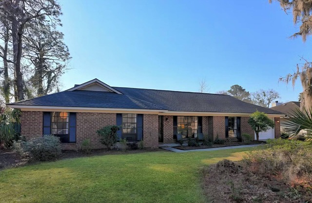 Charming 3-bedroom Coastal Vacation Home near the beach and downtown Savannah