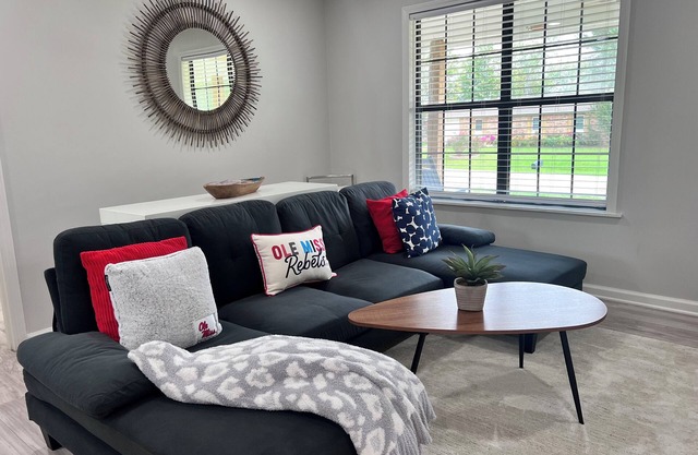 Charming 3-bedroom cottage - 5 minutes to Ole Miss!