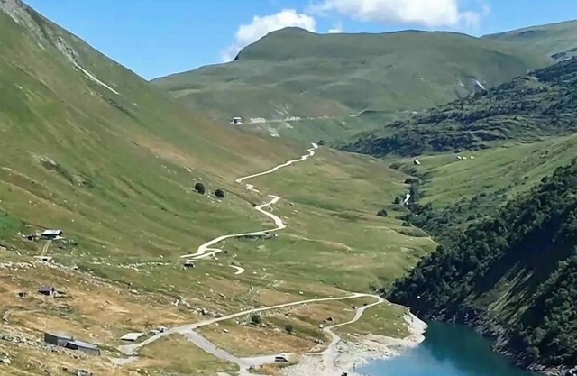 Charming 3-bedroom farmhouse in French Alps for Ski, Cycle and family vacations