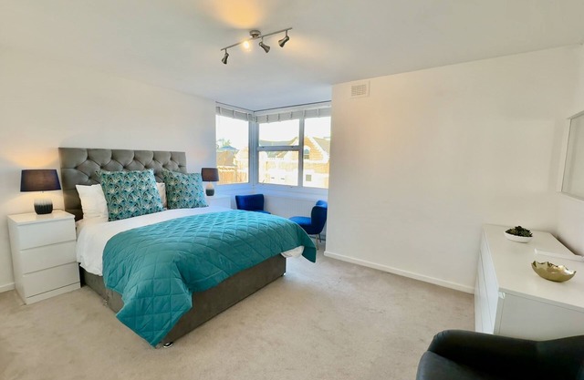 Charming 3 Bedroom Flat in Putney