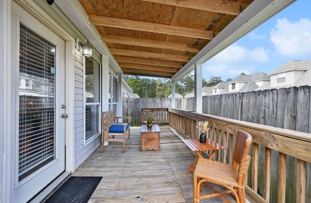 Charming 3-bedroom GATED Garden house in Covington with POOL
