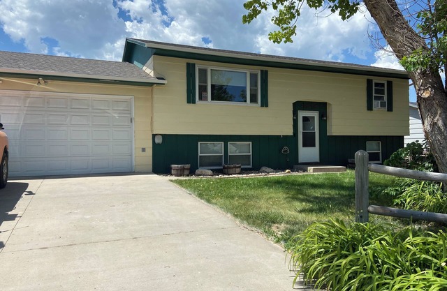 Charming 3-bedroom house in Black Hawk, WiFi. Kid Friendly, Close to freeway.