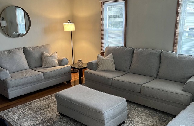 Charming 3-bedroom house in delightful Jamesville with WiFi
