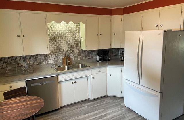 Charming 3 bedroom house close to Canyon Lake!