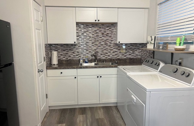 Charming 3-bedroom house with WiFi just 5 minutes from downtown!