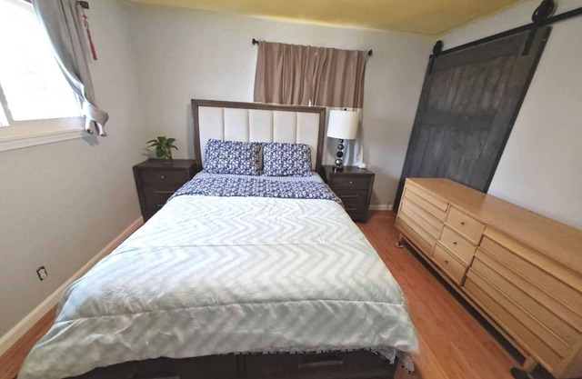 Charming 3-bedroom house with AC and WiFi near RIT & University of Rochester