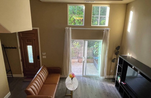 Charming 3-bedroom home with central AC/heating in safe and lovely Fremont