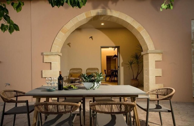Charming 3-bedroom house with AC and WiFi in delightful Platanos
