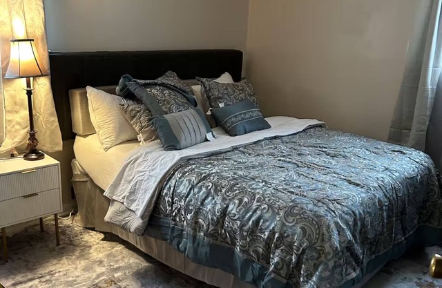 Charming 3-bedroom house with WiFi, AC in fantastic Columbus
