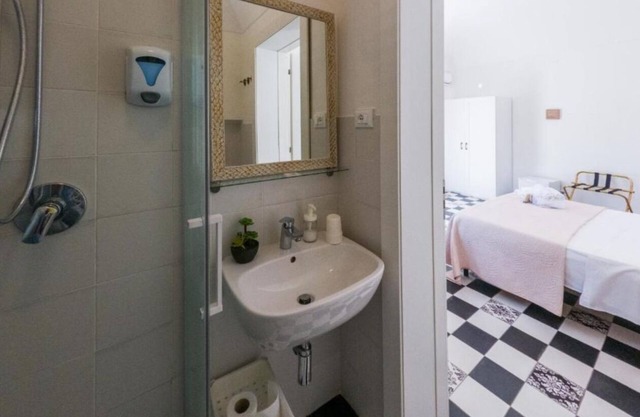 Charming 3-bedroom house with AC, WiFi in amazing Hollywood