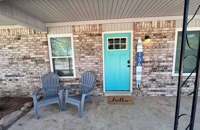Charming 3-bedroom house in beautiful Kaw City just minutes from Kaw Lake.