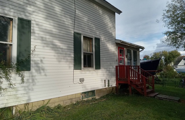 Charming 3-bedroom house in wonderful Rockland with WiFi