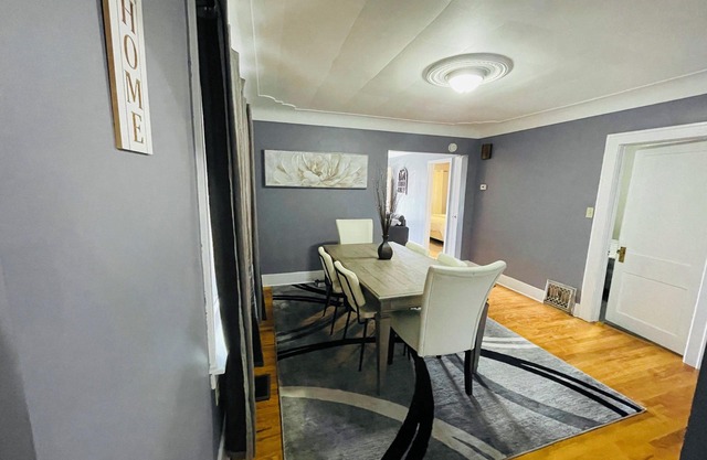Charming 3-bedroom house with WiFi and AC in delightful Windsor
