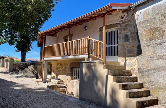 Charming 3 Bedroom House in Tourém, Portugal