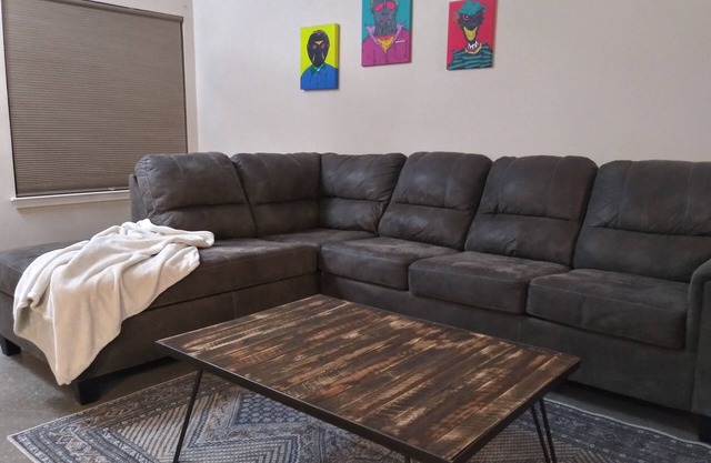 Charming 3-bedroom house with AC and WiFi in El Paso