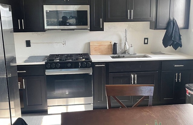 Charming 3-bedroom house in lovely El Paso with WiFi, AC