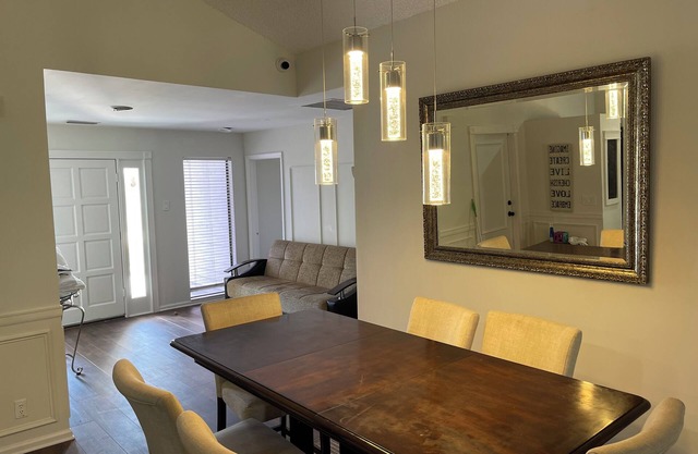 Charming 3-bedroom house with AC and WiFi in fabulous Jupiter, close to beaches