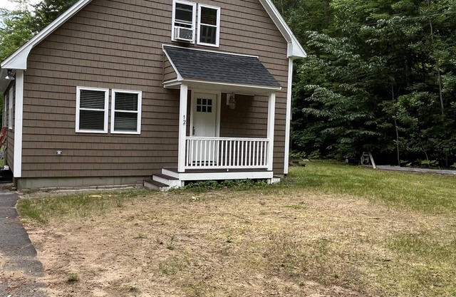 Charming 3-bedroom house in delightful Ossipee with AC, WiFi