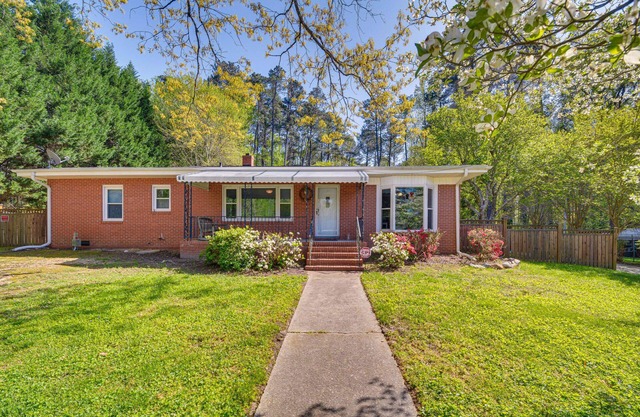 Charming 3-bedroom house in Raleigh- Dragonfly Inn