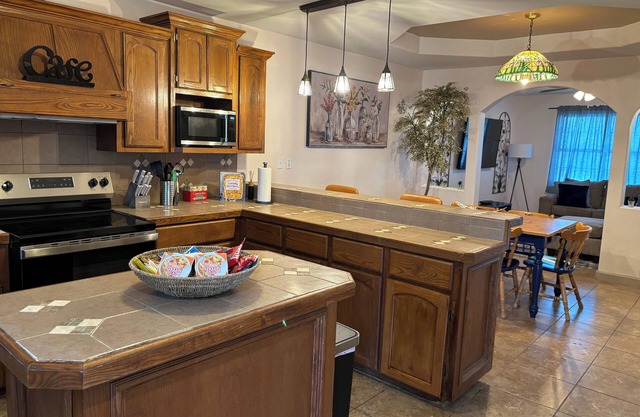 Charming 3-bedroom house in Weslaco/Elsa with AC, WiFi