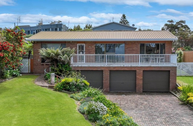 Charming 3-bedroom house with WiFi and AC in enchanting Marlo
