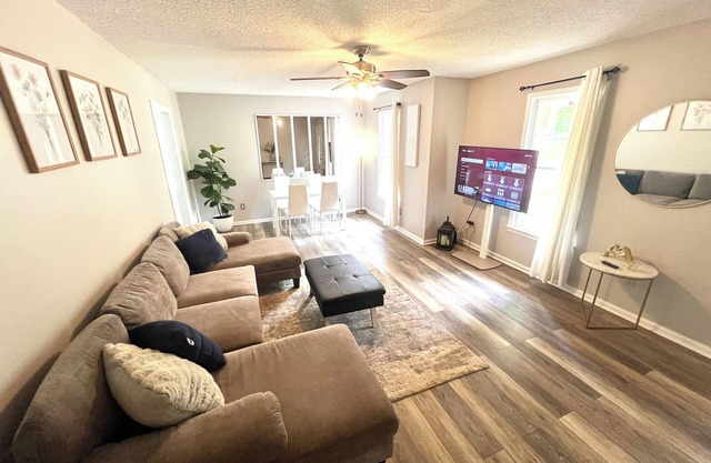 Charming 2-bedroom house in delightful Irmo with AC, WiFi