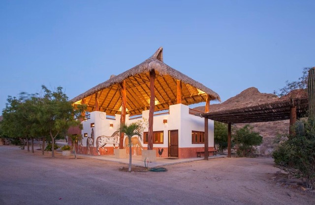 Charming 3-bedroom house with AC, WiFi in wonderful La Paz