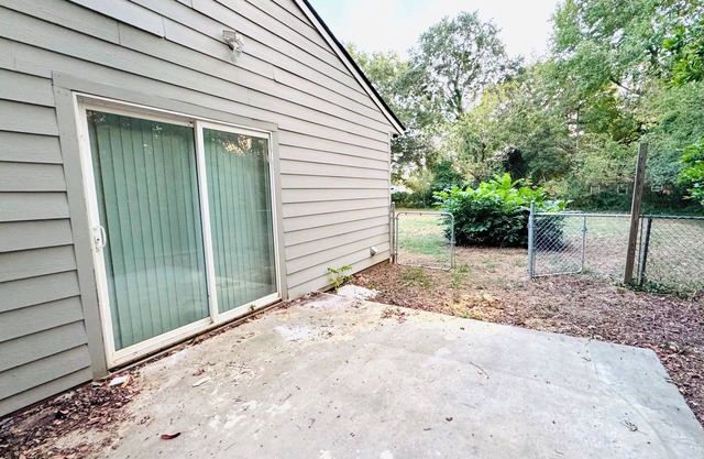 Charming 3-bedroom house in Athens. Just a few miles from the Sanford Stadium