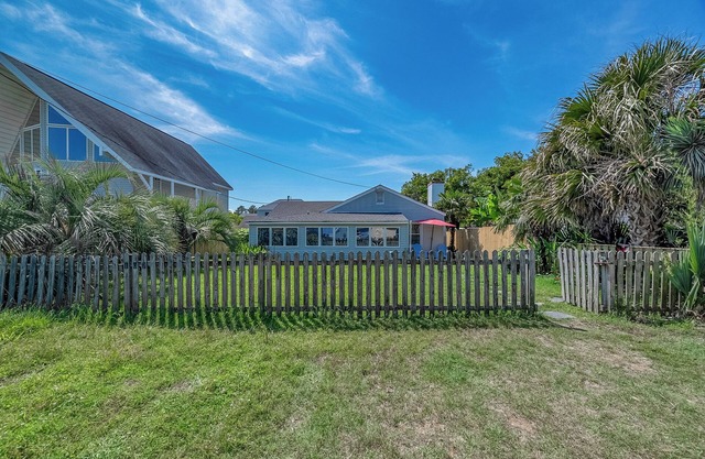 Charming 3-bedroom house with AC, WiFi in fantastic Hampton