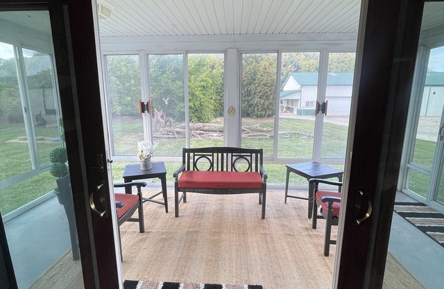 Charming 3-bedroom house in the country.
