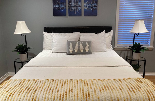 Charming 3-bedroom house with AC, outside fitness area in serene Monroe
