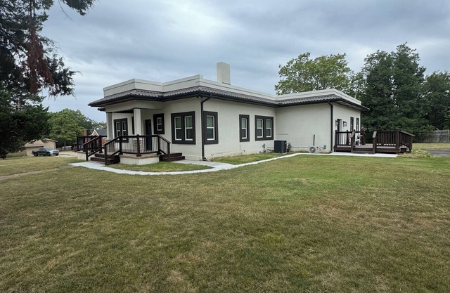 Charming 3-bedroom house in Vinita which in a 20 minute drive to Grand Lake!