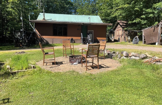 Charming 3-bedroom house located on Atv-snowmobile route.