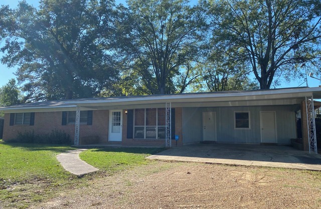 Charming 3-bedroom house with WiFi and AC in Nash
