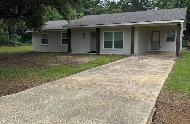 Charming 3-bedroom house with AC, WiFi in wonderful Many