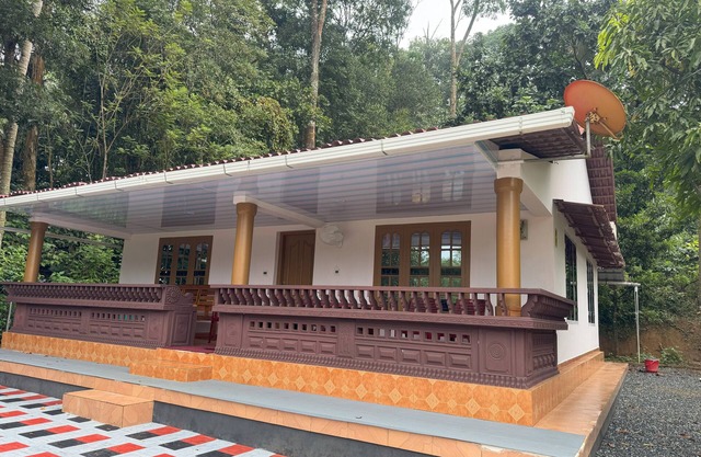 Charming 3-bedroom Entire Villa with WiFi, AC in nice Mananthavady