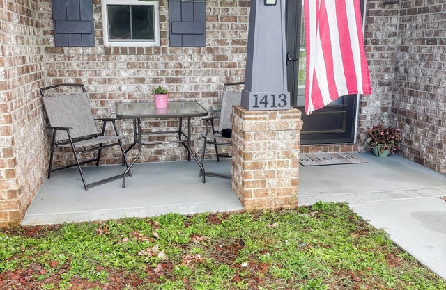 Charming 3-bedroom minutes from OWA