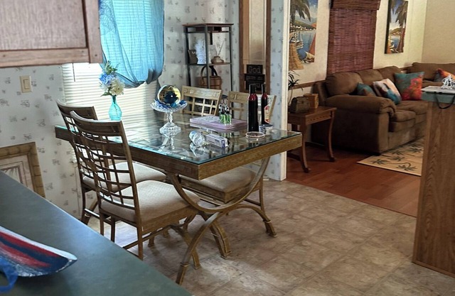 Charming 3-bedroom mobile home with WiFi, AC in quaint Ventress