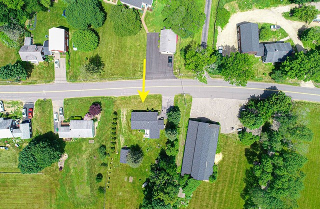Charming 3-bedroom ranch. Country location.
