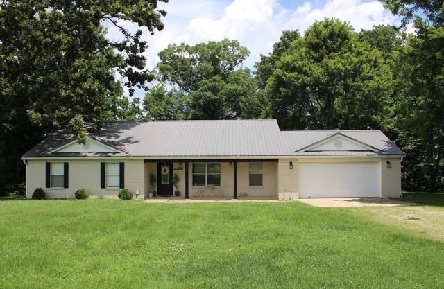 Charming 3-bedroom house in rural Bentonville