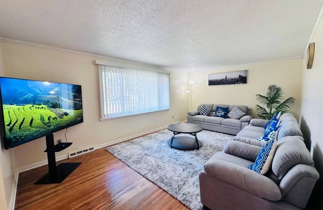 Charming 3-bedroom house near to airport, Niagara, bills stadium