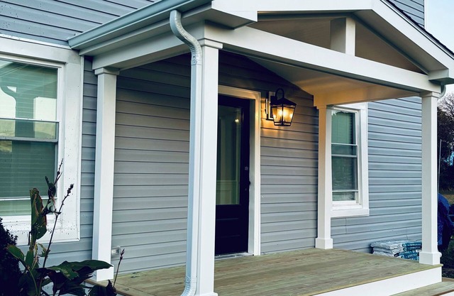 Charming 3-bedroom house on PRIVATE BEACH in lovely Heathsville