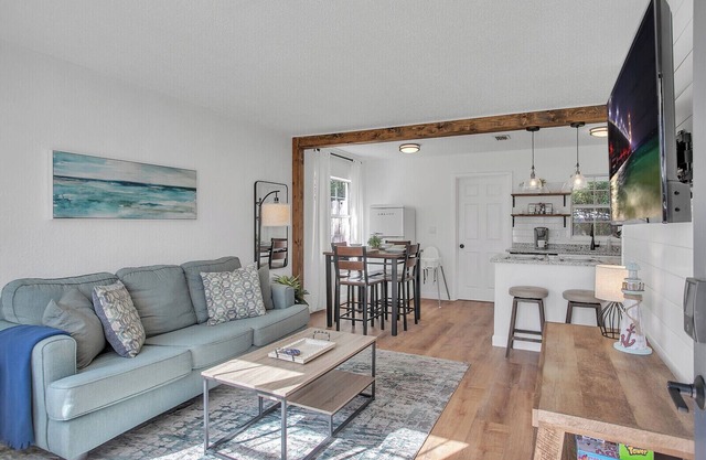 Charming 3-bedroom cottage in JAX Beach/Mayo Clinic