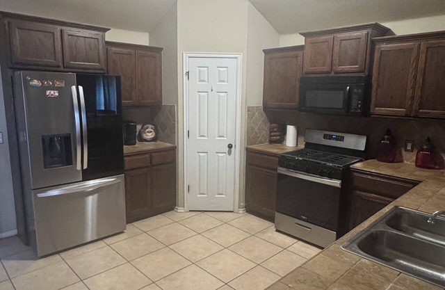 Charming 3-bedroom house with AC, WiFi in delightful Midwest City