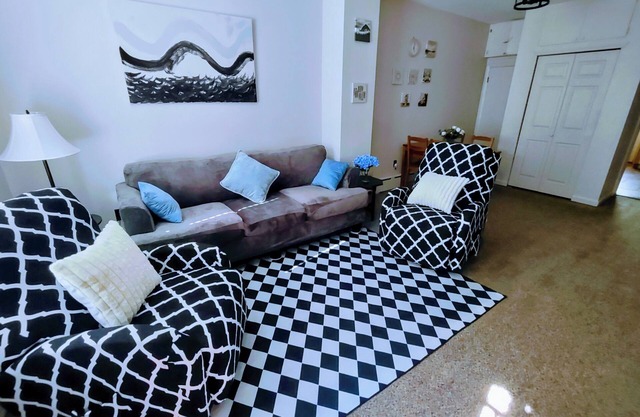 Charming 3-bedroom house in fabulous Philadelphia with WiFi, AC