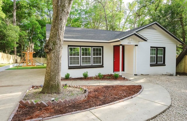Near AirportTHL, FSU,FAMU,College Town,Parks,museums,Capitol,Restaurants & more