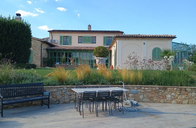 Charming 3-bedroom villa in Abruzzo with WiFi and AC