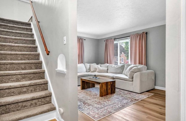 Exclusive 3 BR Retreat Cape Cod Brickstone