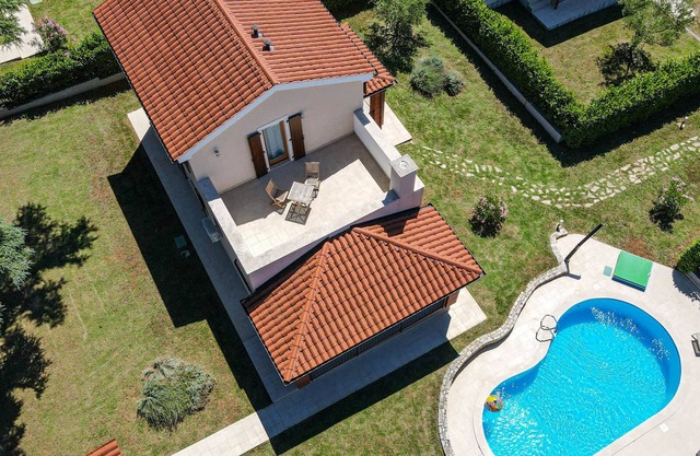 Encantadora villa de 3 dormitorios para 6 personas con piscina privada climatizada